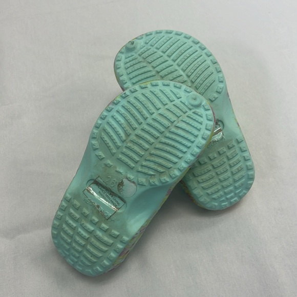 Various girls size 8 shoes, crocs, hey dude, sketchers - Picture 11 of 11